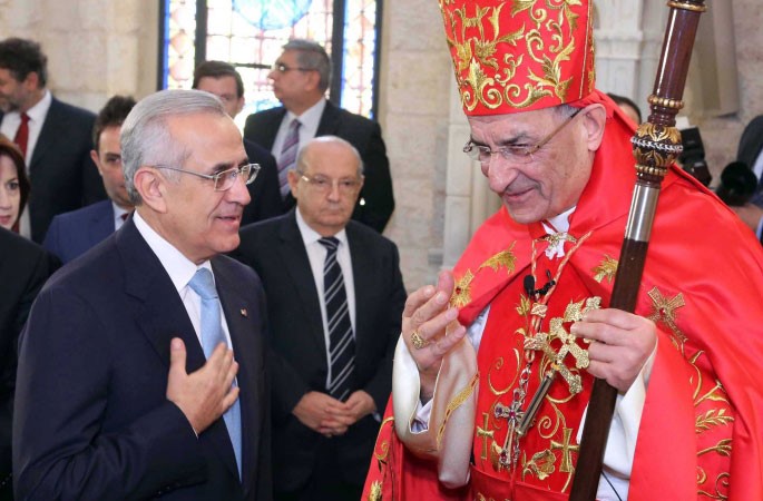 مصادر من 8 آذار لـ «الأنباء»: بعد قبول 14 آذار حكومة الـ «9 ـ 9 ـ 6» حزب الله سيعاود طرح «الشعب والجيش والمقاومة» 