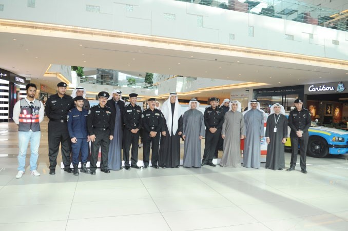 لقطة جماعية للمشاركين في حملة شكرا لانك سائق مثالي