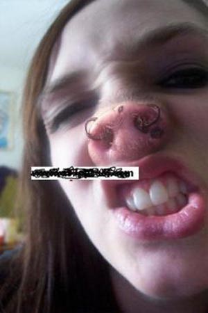 صورة: غيرت شكل انفها ليشبه.. انف الخنزير 