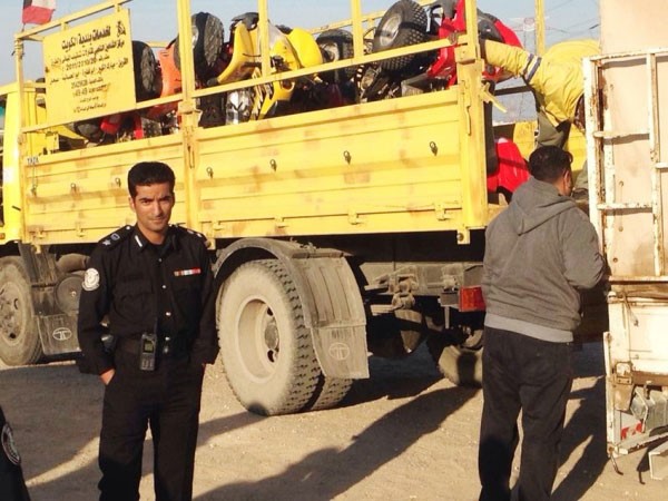المقدم نايف الحجرف يشرف على نقل البانشيات المحجوزة﻿