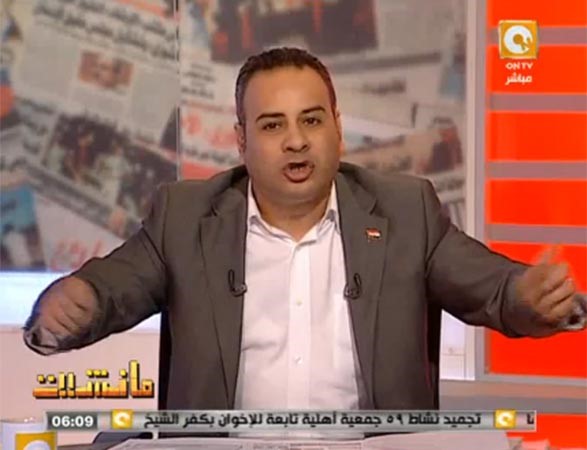 بالفيديو.. اعلامي مصري: إحنا عبيد التراب اللي بتمشى عليه البيادة 