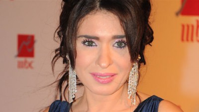 دينا: أنا "رقاصة" الوطن العربي