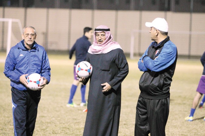 مانع الحيان مع المدرب جورفان فييرا والمنسق الاعلامي الزميل خالد العدواني﻿