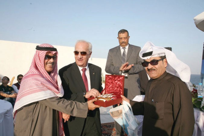  تكريم وزير الاثار المصري
