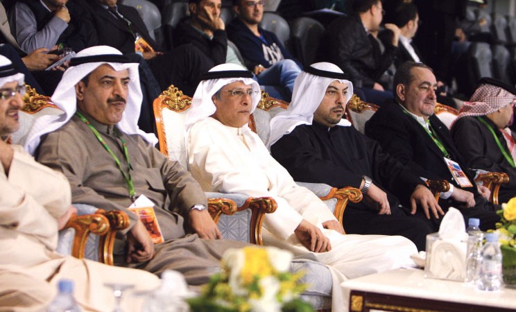 رئيس اتحاد الكرة الشيخ طلال الفهد تابع لقاء الازرق ولبنان قبل عودته الى الكويت