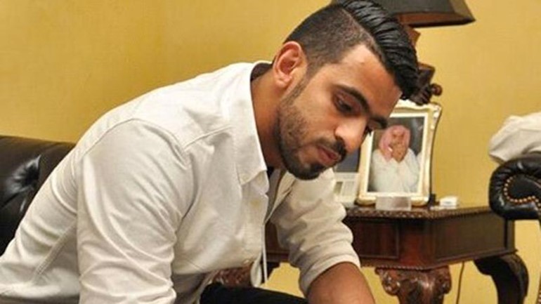 بالفيديو.. منع لاعب سعودي من اللعب بسبب قصة شعره !
