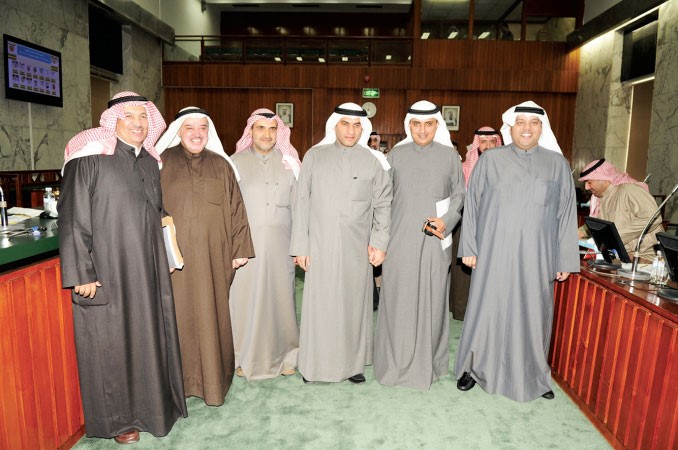 فهد الصانع واحمد المنفوحي وعبدالله الكندري وفيصل الجمعة ويوسف الصقعبي ووليد الجاسمفريال حماد