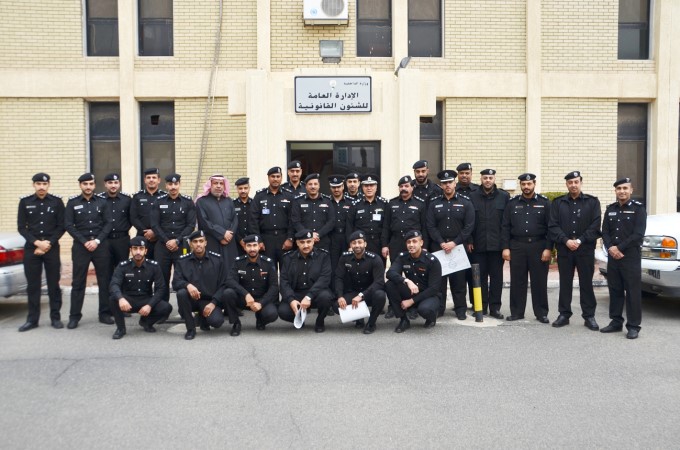 العميد الرويح متوسطا الظباط المرقين﻿