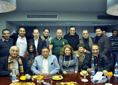 عادل إمام يرحّب بمحمود ياسين وهؤلاء الفنانين