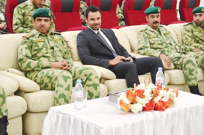 العميد الركن فالح شجاع ودعبدالله المطوع في مقدمة الحضور