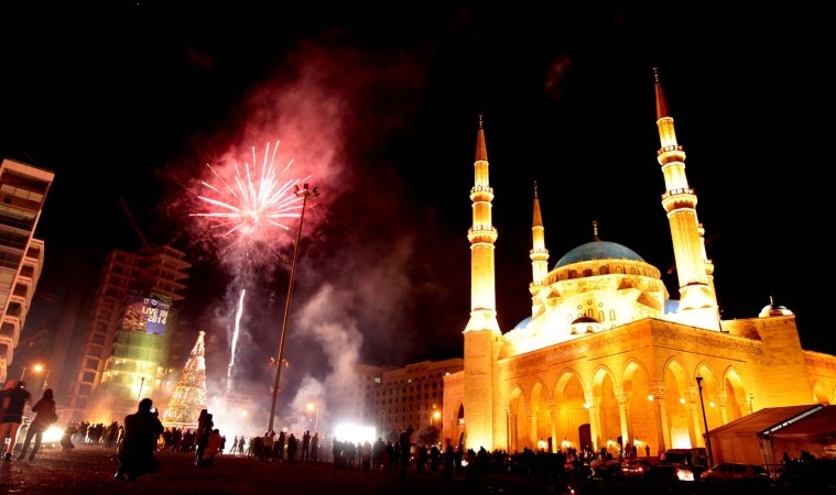 الالعاب النارية في وسط بيروت احتفالا براس السنة الجديدة افپ
