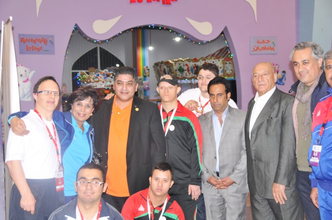 مايمن عبدالوهاب مع عدد من الابطال من فئة المعاقين ذهنيا﻿