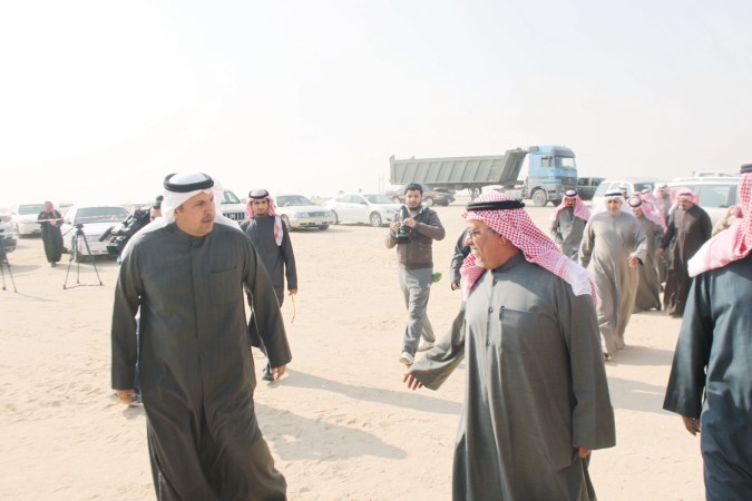 الشيخ علي الجراح متفقدا اماكن المهرجان﻿
