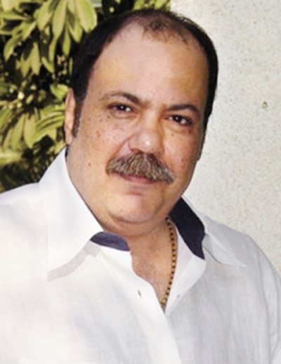 طلعت زكريا﻿
