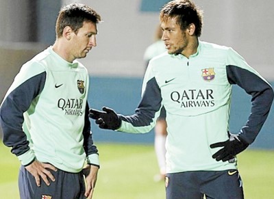 ميسي ونيمار خلال مشاركتهما في اول تدريب لبرشلونة في العام الجديد