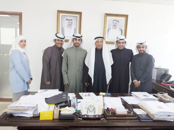 راشد النويهض مستقبلا وفد الهيئة الادارية لاتحاد الطلبة فرع الامارات﻿
