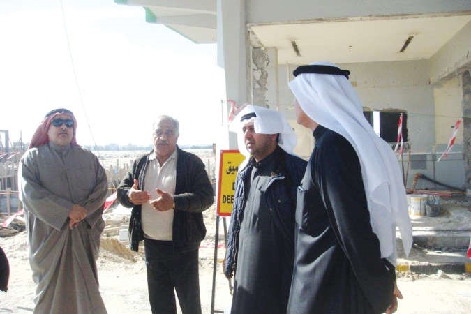 من اليمين الى اليسار عادل العوضي ومهدي حيدر ومسعفان وعبد الحسين السلطان ﻿