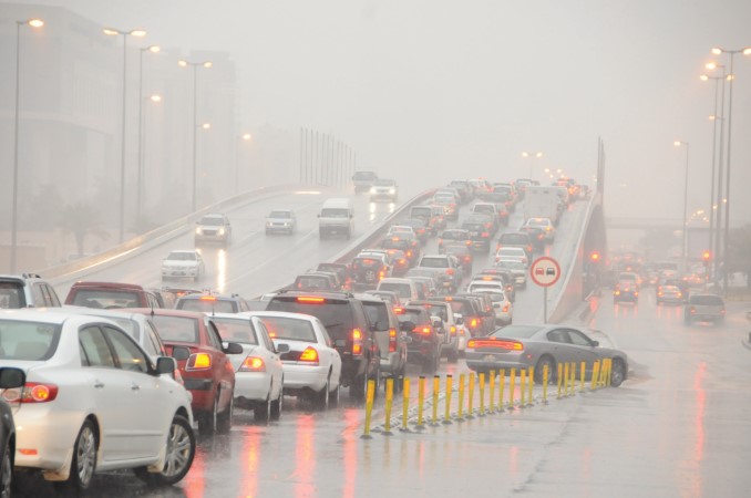 الامطار التي شهدتها البلاد امس تسببت في ازدحام بعض الطرقات فريال حماد