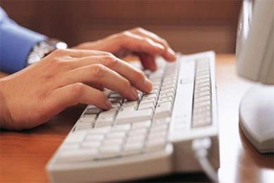 شاب سعودي يدخل السجن بسبب سياراته الوهمية على الإنترنت.. اكتشف القصة