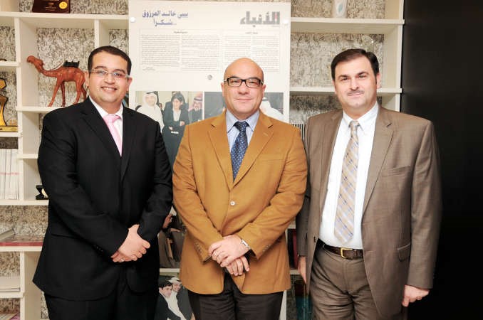 حسن حسانين والسيد العاصي منموفنبيكالمنطقة الحرة يباركان للزميل فريد سلوم