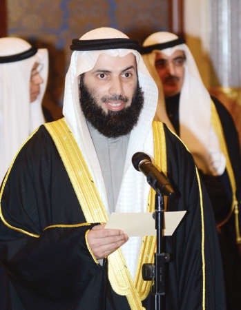 دنايف العجمي يؤدي القسم