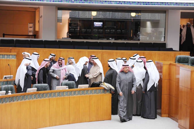النواب يهنئون الوزراء الجدد بمناصبهم