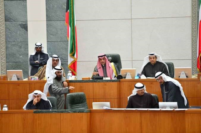 رئيس مجلس الامة مرزوق الغانم ونائبه مبارك الخرينج وامين السر يعقوب الصانع على المنصة وتبدو الامانة العامة 