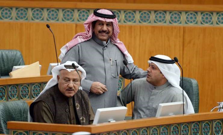 نبيل الفضل وحمد سيف وفيصل الكندري