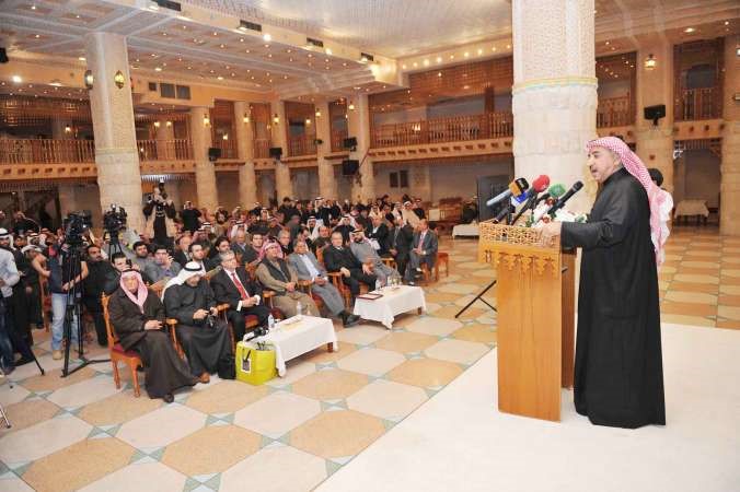 دعبدالحميد دشتي متحدثا للحضور