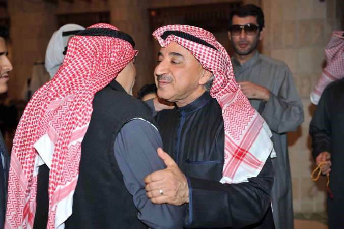 دشتي يتلقى تهنئة