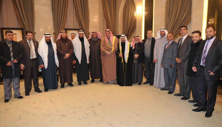 الشيخ فيصل الحمود والشيخ سلطان بن حثلين وغازي ابو ابراهيم مع عدد من المكرمين 	اسامة ابوعطية﻿