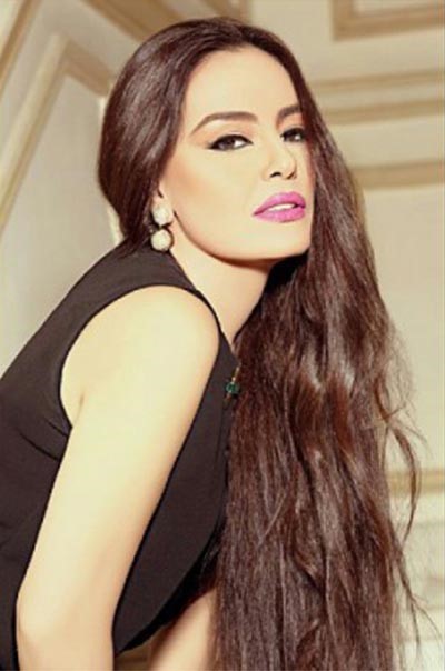 "جمال أخاذ " .. شريهان تنشر صورة من طفولتها تبهر الجمهور
