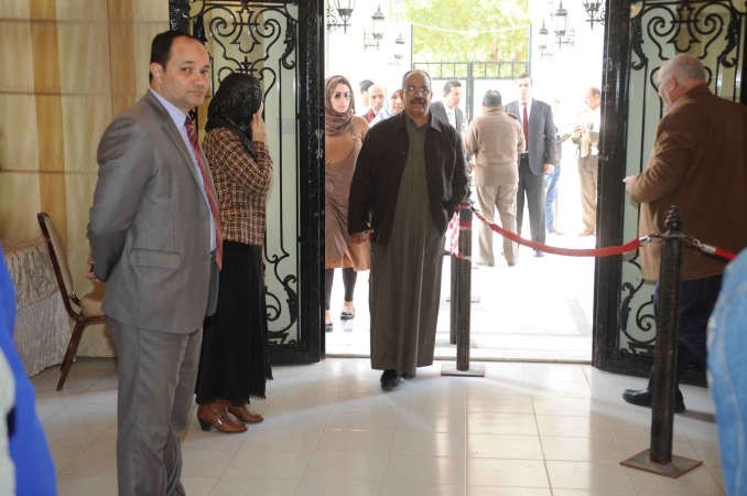 المستشار الاعلامي المستشار محمد فوزي يتابع سير عملية التصويت 
