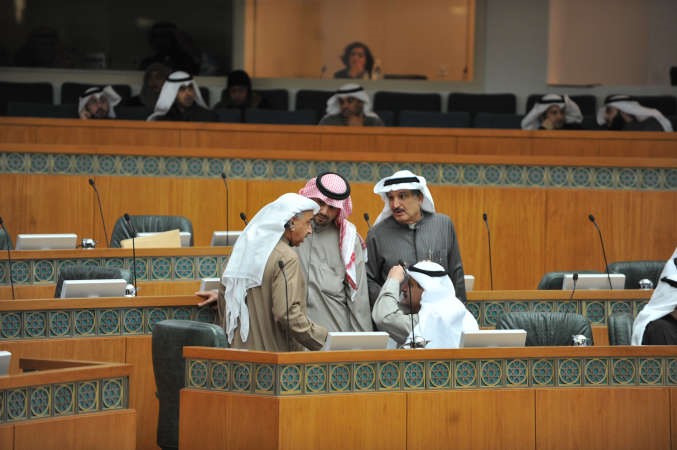 كامل العوضي وانس الصالح ودعبدالحميد دشتي وعيسى الكندري