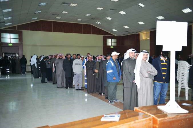 ناخبون في انتظار التصويت 	هاني عبدالله﻿