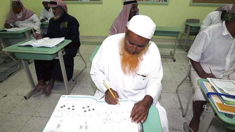 «طلاب ستينيون » غاضبون من الواجبات المدرسية بالسعودية