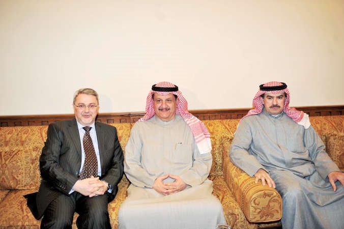 السفير العراقي محمد حسين بحر العلوم يقدم التهاني متين غوزال