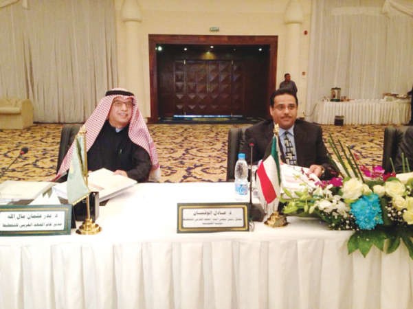 دعادل الوقيان ودبدر مال الله في افتتاح اعمال مجلس الامناء 