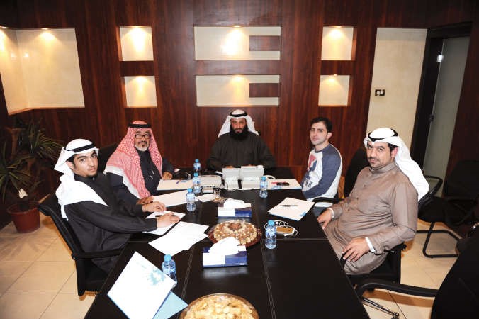 النائب سعود الحريجي متوسطا المستشار الزميل يوسف عبد الرحمن ومدير التحرير الزميل محمد الحسيني والزميلين سلطان العبدان وبدر السهيل 		 سالم الشمري﻿