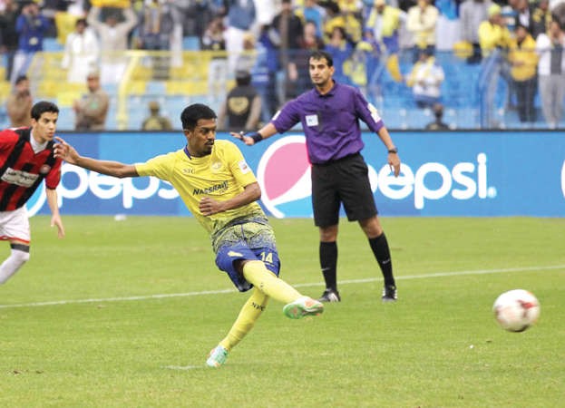 لاعب النصر ابراهيم غالب نجح في تسجيل ركلة الجزاء موقع النصر