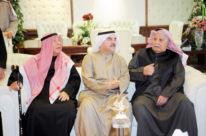 محمد الكندري مع بعض الحضور 