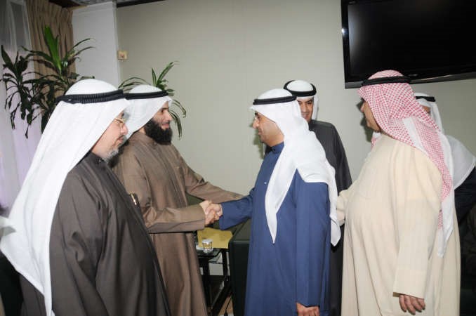 دنايف الحجرف مباركا ويبدو دعادل الفلاح