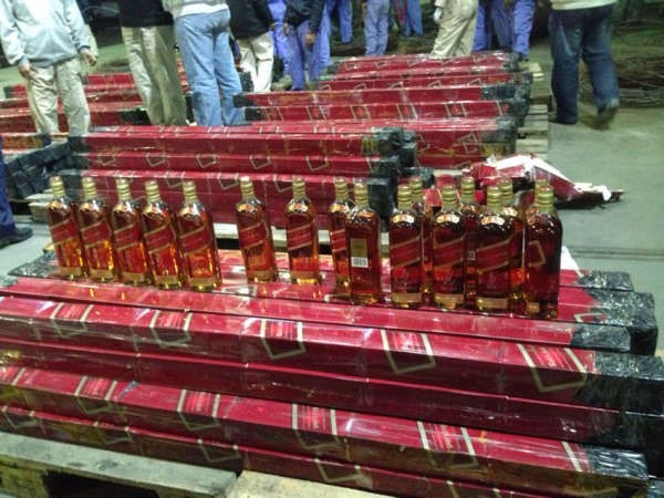 المضبوطات بعد تفريغها من الحديد