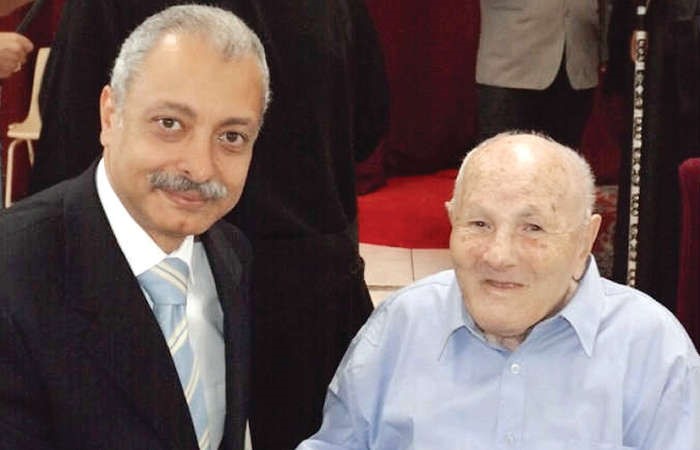 المعمر المصري مع القنصل﻿