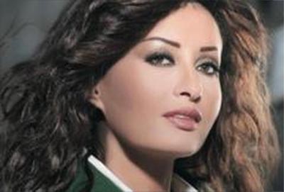 لطيفة تكشف عن قصة ظهورها في حمام السباحة