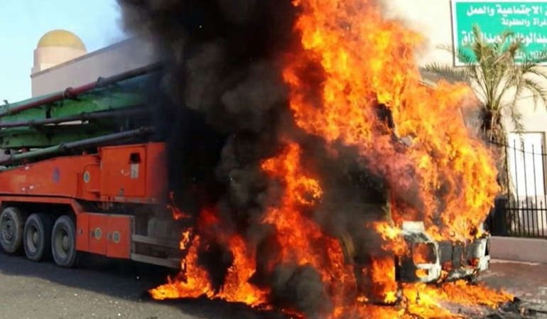 حريق الخلاط في القادسية خلف سحبا دخانية كثيفة﻿