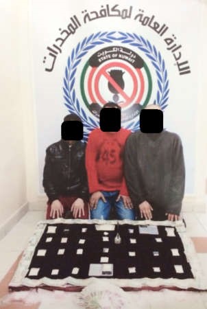 المتهمون في المكافحة قبل احالتهم الى النيابة العامة ﻿