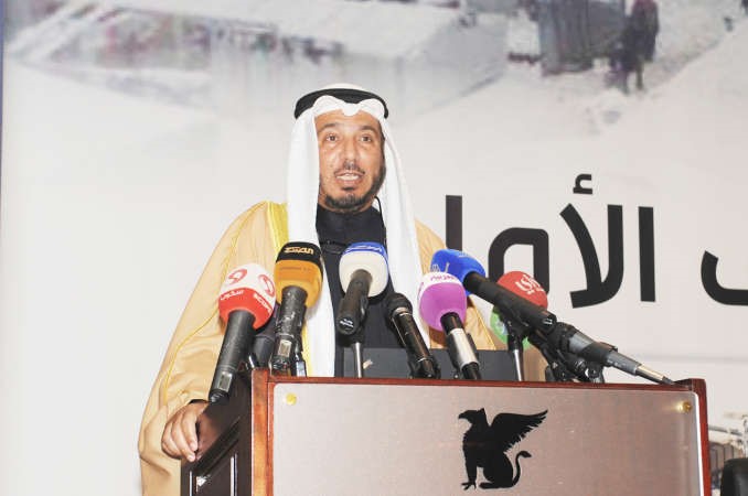 د عبدالله المعتوق متحدثا خلال المؤتمر