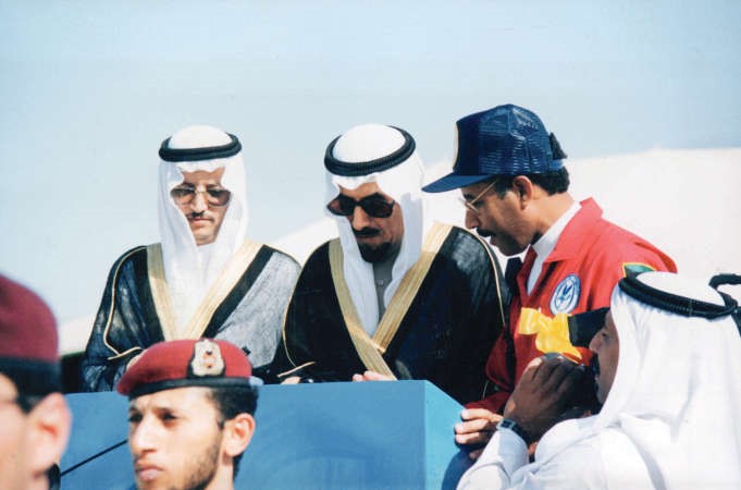 اثناء اطفاء اخر بئر نفطية مشتعلة﻿