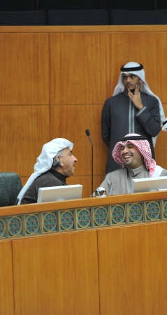 انس الصالح ودعبدالحميد دشتي﻿